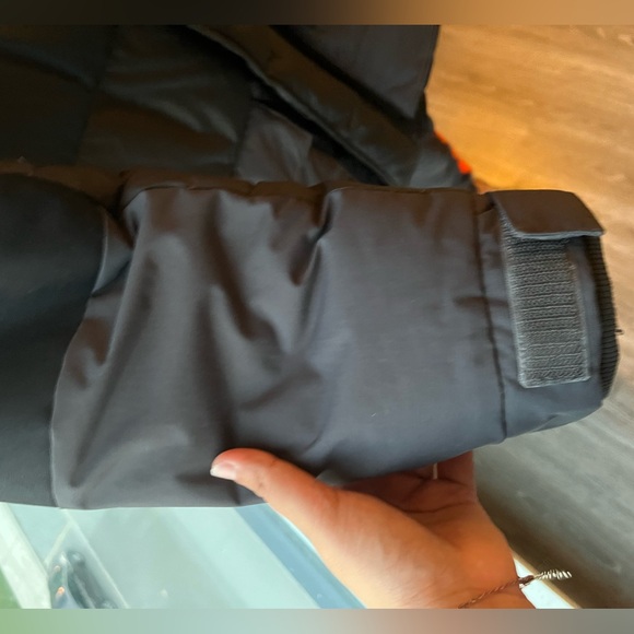 NORTH FACE WINTER JACKET PARKA . MOVE OUT SALE - Picture 10 of 11